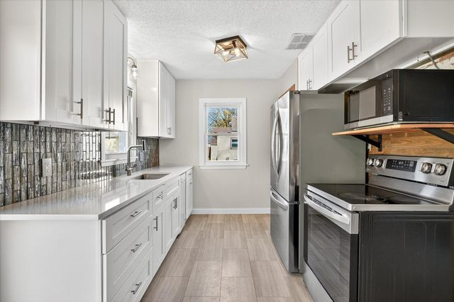 916 Linn Avenue SW, Owatonna, MN 55060