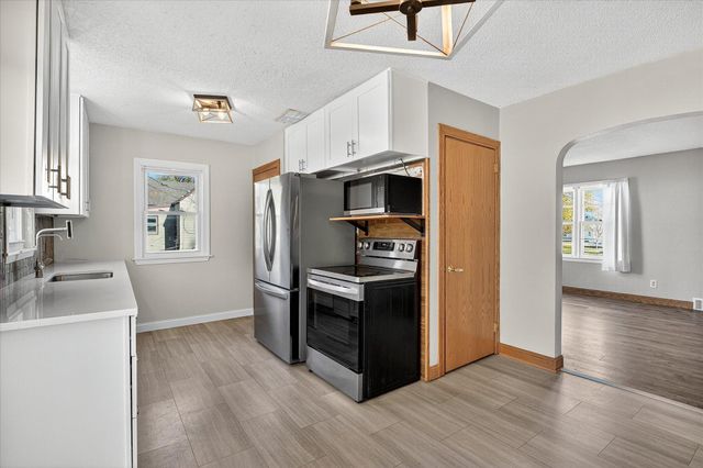 916 Linn Avenue SW, Owatonna, MN 55060