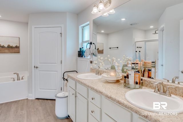 2215 W Fernwood Loop, Semmes, AL 36575