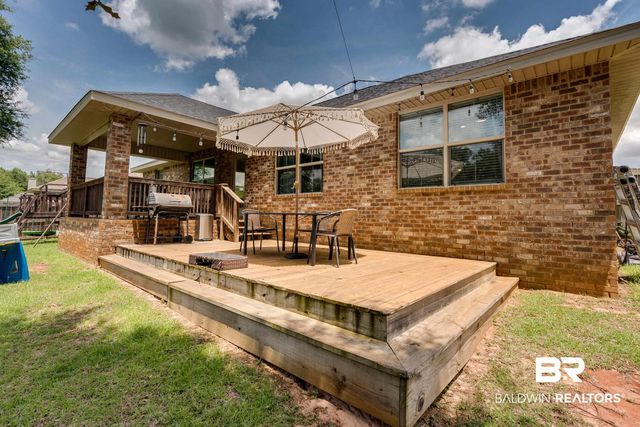2215 W Fernwood Loop, Semmes, AL 36575