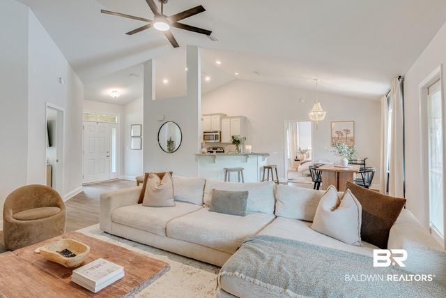2215 W Fernwood Loop, Semmes, AL 36575