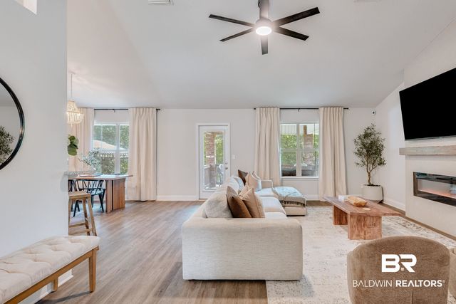 2215 W Fernwood Loop, Semmes, AL 36575