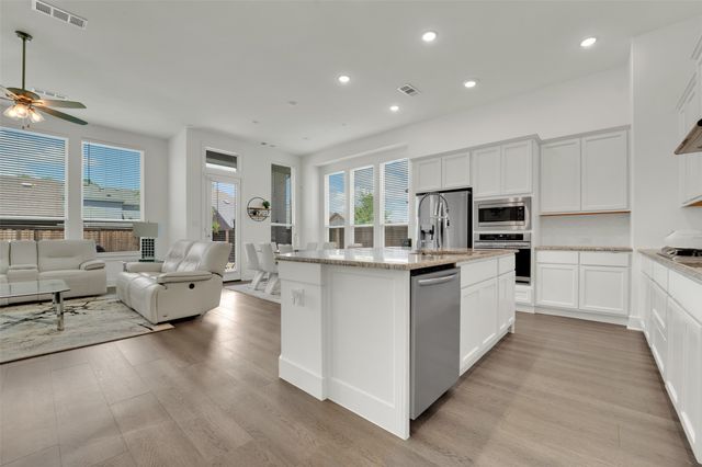 1824 Leo Drive, Van Alstyne, TX 75495