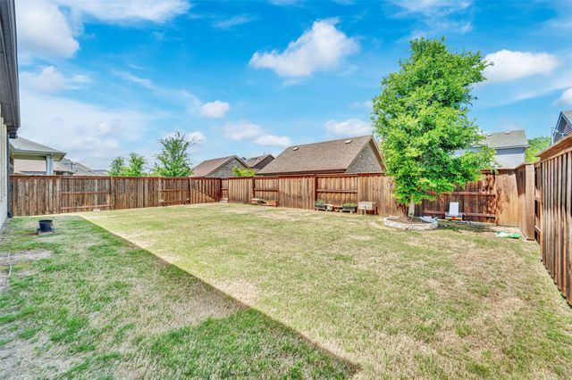 1824 Leo Drive, Van Alstyne, TX 75495