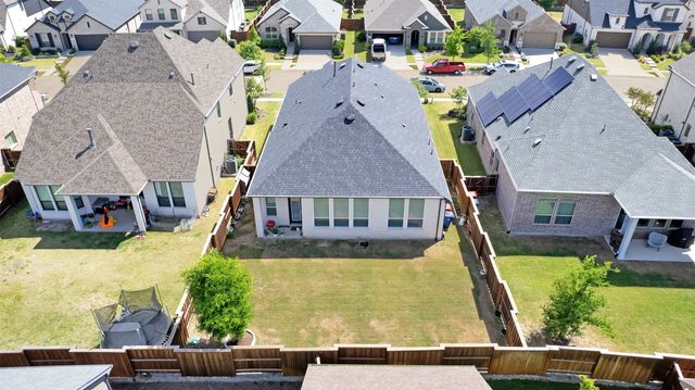 1824 Leo Drive, Van Alstyne, TX 75495