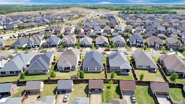 1824 Leo Drive, Van Alstyne, TX 75495