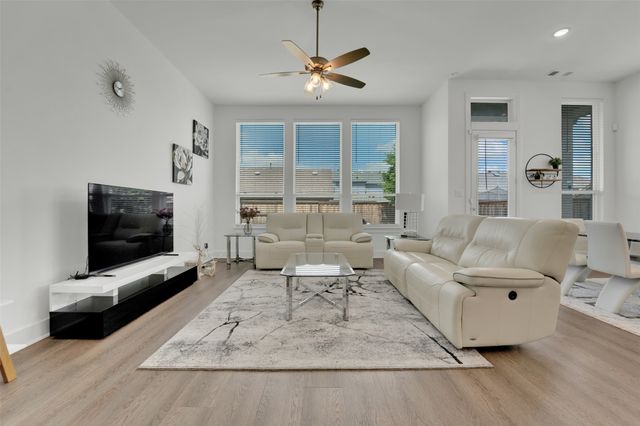 1824 Leo Drive, Van Alstyne, TX 75495