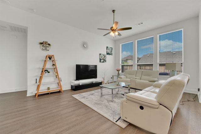 1824 Leo Drive, Van Alstyne, TX 75495