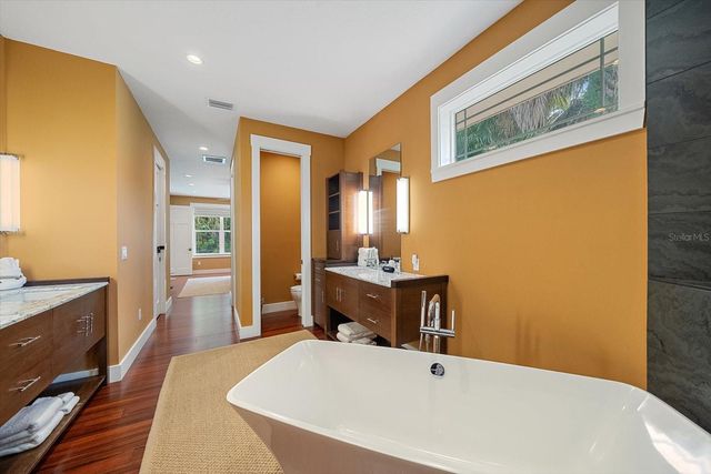 2395 HYDE PARK STREET, Sarasota, FL 34239