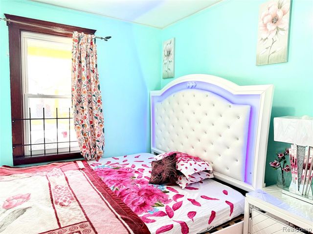11365 Klinger Street, Hamtramck, MI 48212