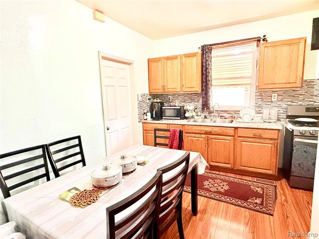 11365 Klinger Street, Hamtramck, MI 48212