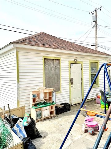 11365 Klinger Street, Hamtramck, MI 48212