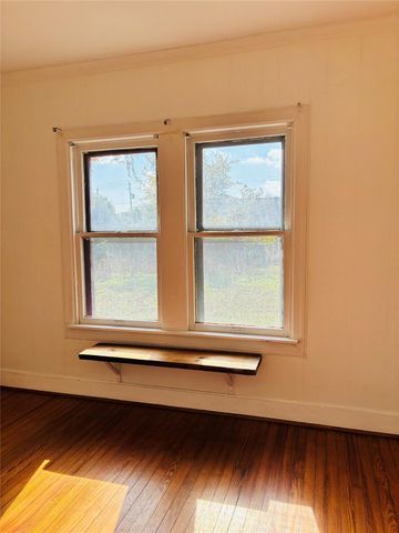 702 Caplin Street, Houston, TX 77022