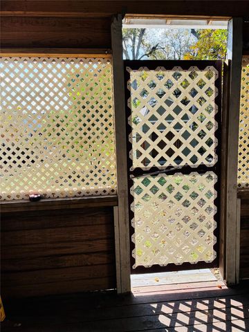 702 Caplin Street, Houston, TX 77022