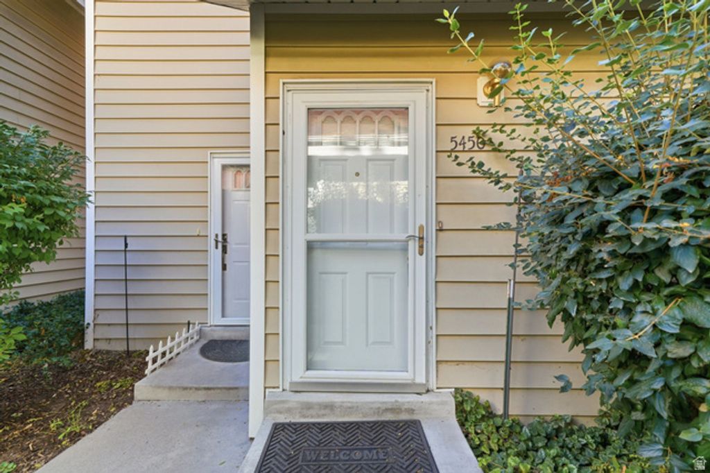 5450 S SPINNAKER ROW, Taylorsville, UT 84123 — photo 4