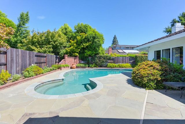 4822 Keane Dr, Carmichael, CA 95608