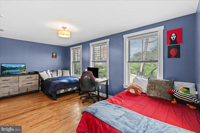425 S 6TH ST, Camden, NJ 08103