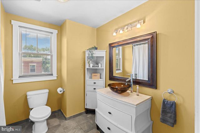 425 S 6TH ST, Camden, NJ 08103