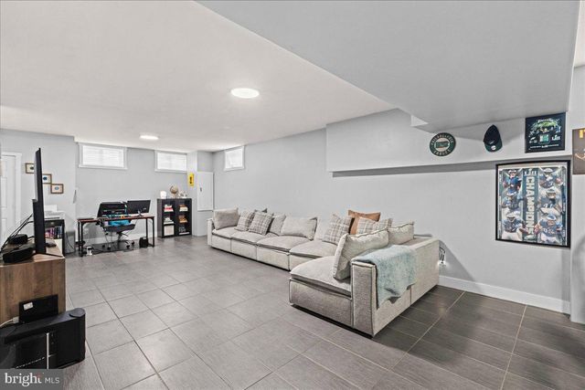 425 S 6TH ST, Camden, NJ 08103
