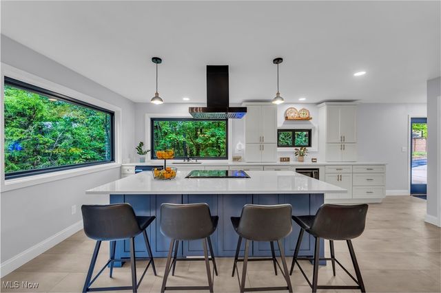 29 Skyview Drive, Seven Hills, OH 44131