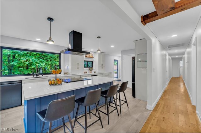 29 Skyview Drive, Seven Hills, OH 44131