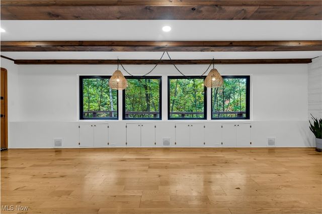 29 Skyview Drive, Seven Hills, OH 44131