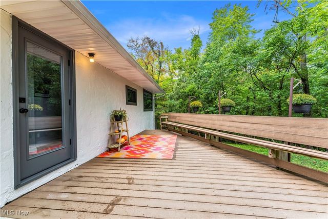 29 Skyview Drive, Seven Hills, OH 44131