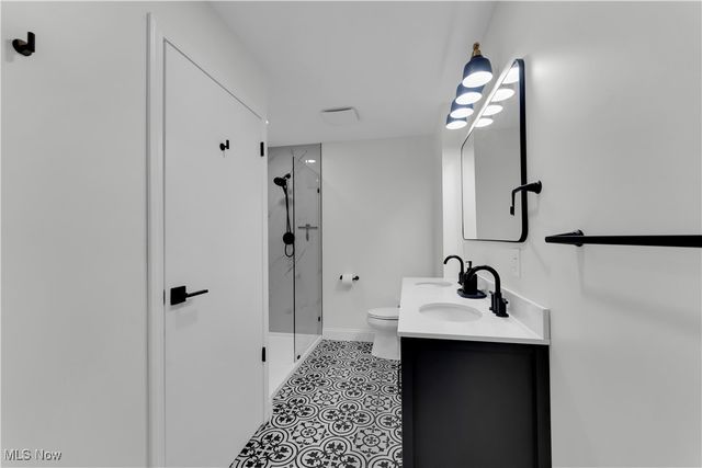 29 Skyview Drive, Seven Hills, OH 44131