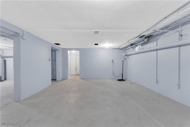 29 Skyview Drive, Seven Hills, OH 44131