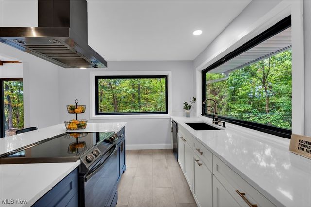 29 Skyview Drive, Seven Hills, OH 44131