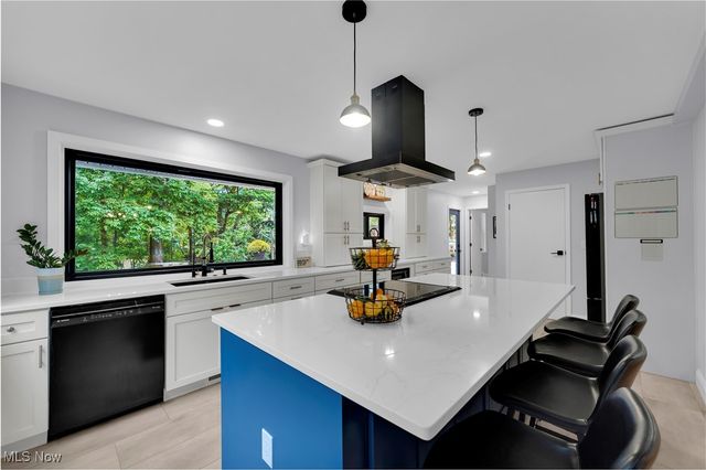 29 Skyview Drive, Seven Hills, OH 44131