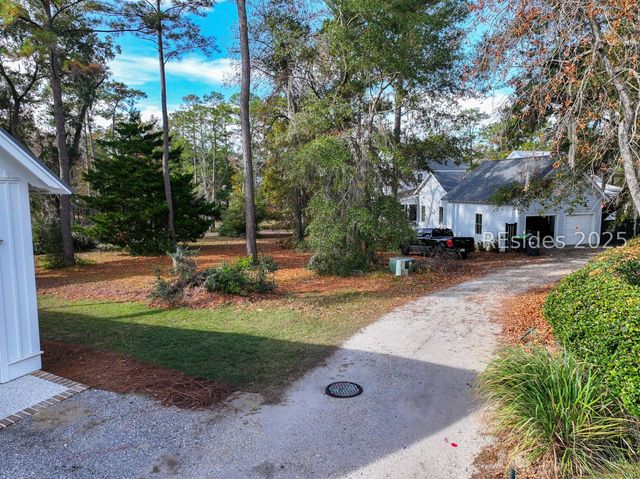 17 Old Bethel, Beaufort, SC 29906