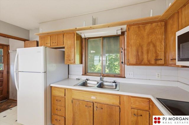 4906 N 61st Street, Omaha, NE 68104