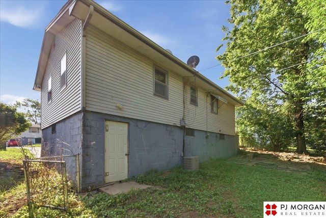 4906 N 61st Street, Omaha, NE 68104