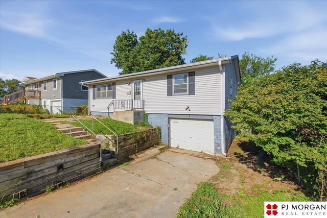 4906 N 61st Street, Omaha, NE 68104