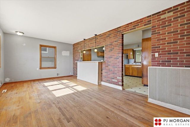 4906 N 61st Street, Omaha, NE 68104
