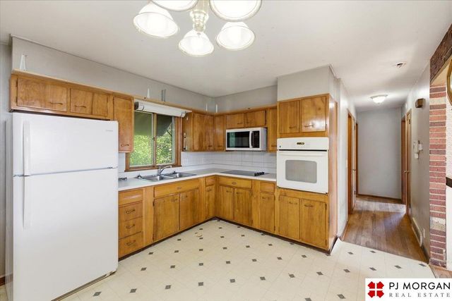 4906 N 61st Street, Omaha, NE 68104