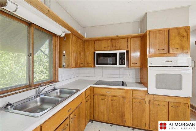 4906 N 61st Street, Omaha, NE 68104