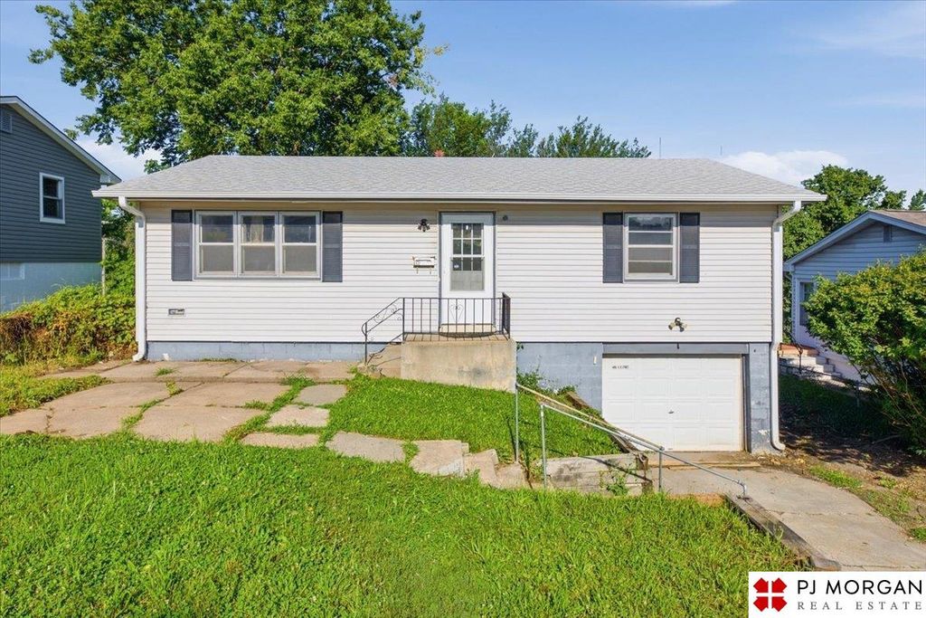 4906 N 61st Street, Omaha, NE 68104