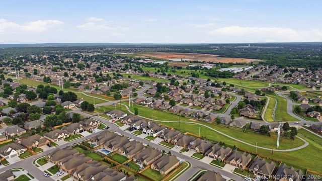 1611 W 114th Street, Jenks, OK 74037