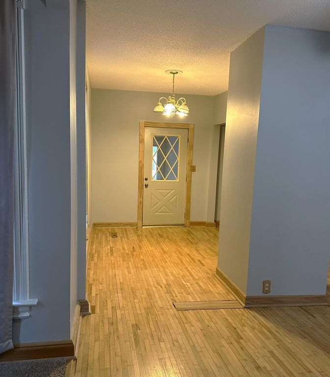 823 Juno Avenue, Saint Paul, MN 55102 — photo 5