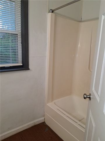 217 E Adobe Street, Fayetteville, AR 72703