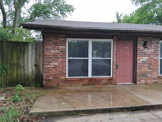 217 E Adobe Street, Fayetteville, AR 72703