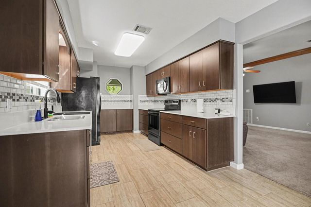 533 White Wing Court, Dickinson, TX 77539