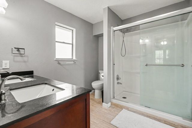 533 White Wing Court, Dickinson, TX 77539