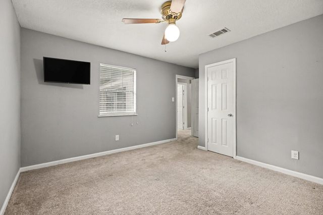 533 White Wing Court, Dickinson, TX 77539