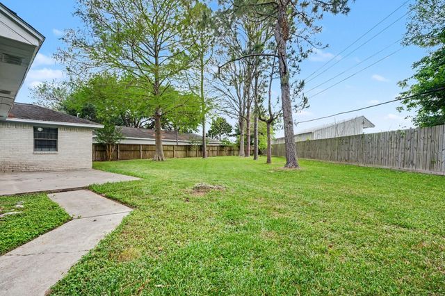 533 White Wing Court, Dickinson, TX 77539