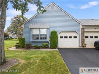 16 Alexander Hamilton Court B, Monroe, NJ 08831