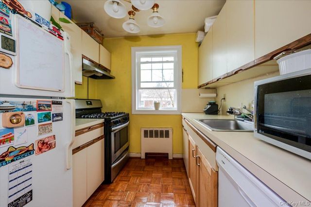 226-24 Kingsbury Avenue B, Oakland Gardens, NY 11364