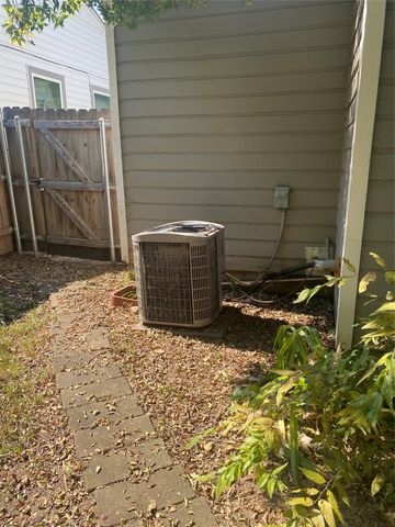 2746 Exeter Avenue, Dallas, TX 75216